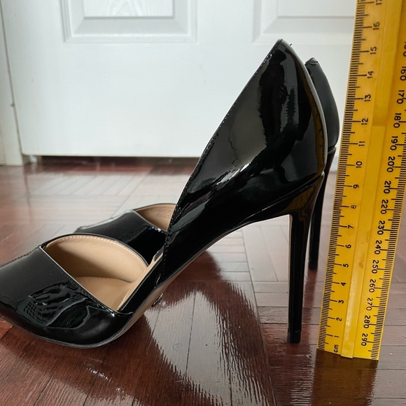 NWOT Charles & Keith black patent stilettos - Picture 8 of 9